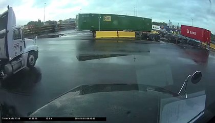 Truck Driver Lost its Trailer While Driving Tractor Trailer