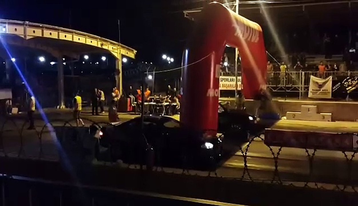 Gecenin en heyecanli ve ucuz atlatilan yarışı Konya Drag Kaza!