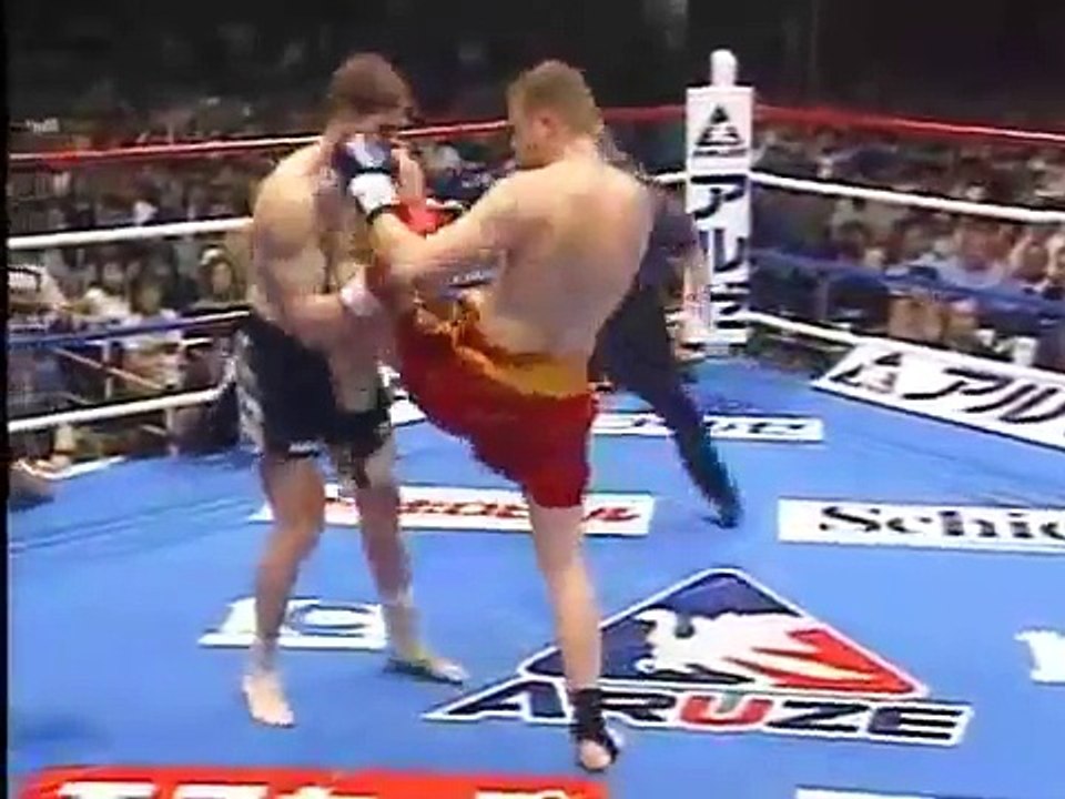 ・・ちょｗｗマジパネェｗｗ完膚なきまでにメッタ打ち！！K 1 WGP KO／ダウンシーン50連...