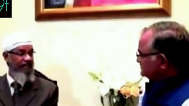 Hindi/Urdu Dr Zakir Naik Daring Interview On Sri Sri Ravi Shanker Art Of Living Was Not My Guest.