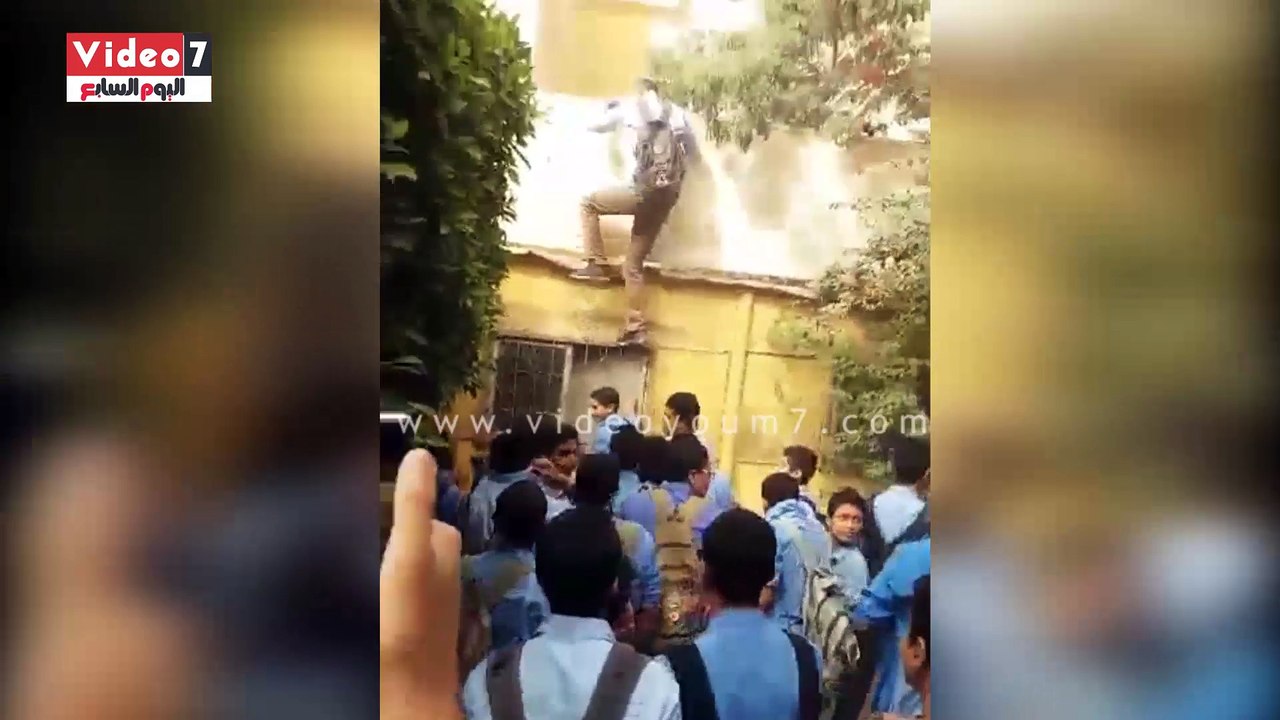 بالفيديو.. هروب طلاب مدرسة المرج الثانوية أثناء اليوم الدراسى