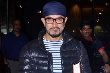 Aamir Khan snapped at the airport!