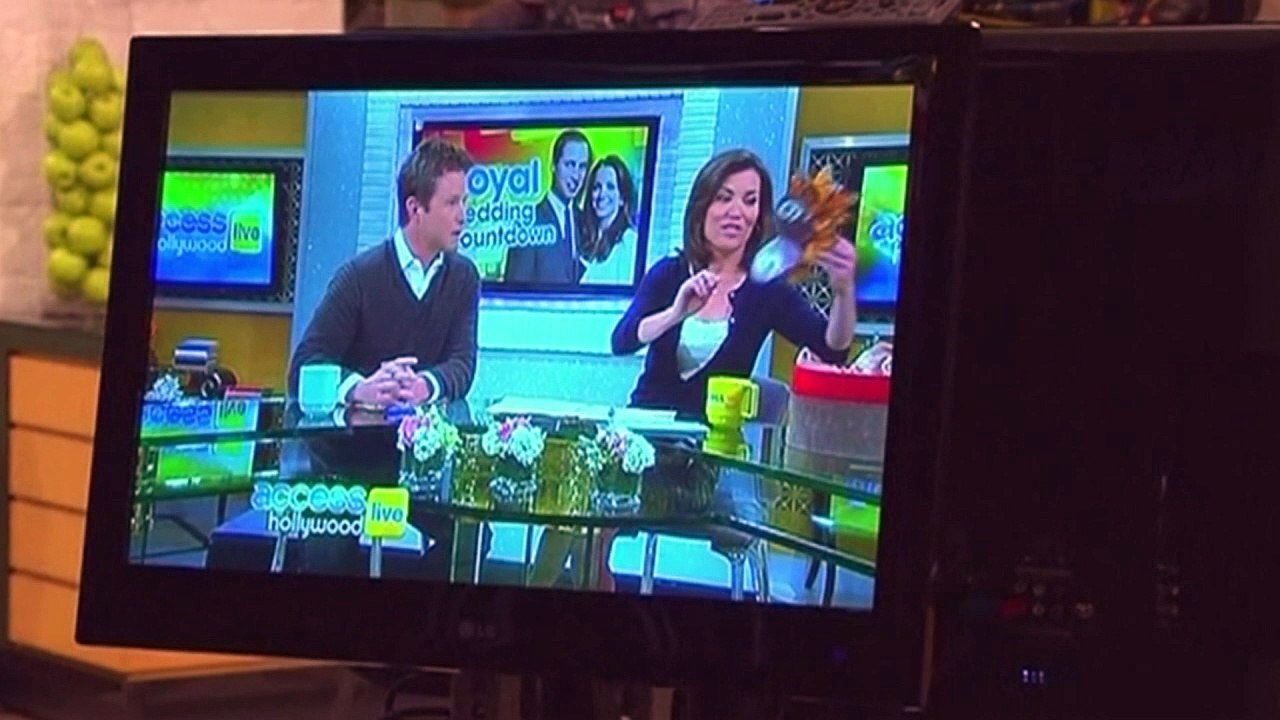 Billy Bush suspended after lewd Trump tape