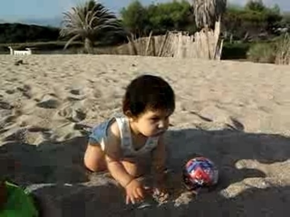 je marche dans le sable