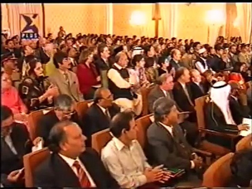 Dilip Kumar (Yousuf Khan) in Pakistan in 1998.
