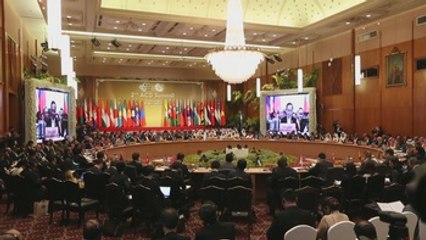 Tailandia destaca el liderazgo económico de Asia en una cumbre regional