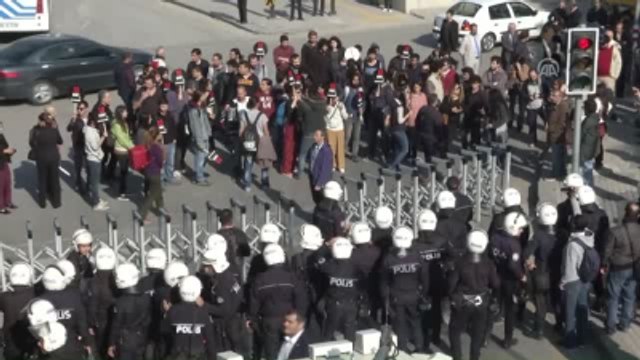 Ankara Garı Önündeki Terör Saldırısı - Polis Müdahalesi (2)