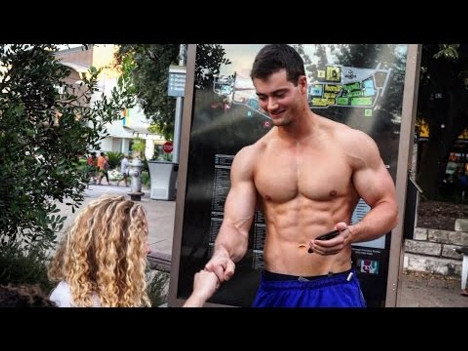 Fitness Instructor Dresses in Disguise and Asks Girls to Take His Picture