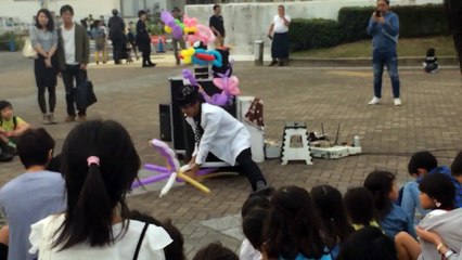 Belle surprise lors de ce show de ballon gonflable