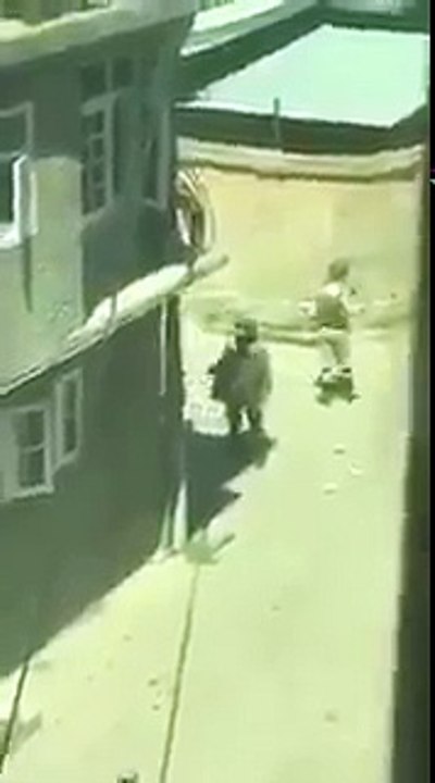 Indian Army Throwing Stones on Kashmiri Houses 2016 (NEW VIDEO)