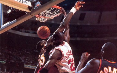 Top 10 dunks en carrière de Michael Jordan