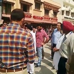 ਸੁਖਬੀਰ ਬਾਦਲ ਨੇ ਅਮ੍ਰਿਤਸਰ ਚ ਚਲ ਰਹੇ ਸੁਦਰੀਕਰਨ ਦੇ ਪਰਾਜੇਕ੍ਟ ਦਾ ਨਰੀਖਣ ਕਰਦੇ ਹੋਏ