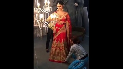 NAGIN 2 Serial Mouni Roy In Red Saree Shooting Video