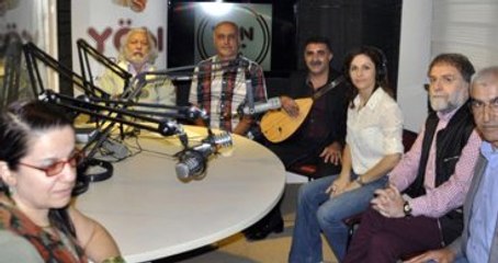 Ahmet Hakan Kapatılan Yön Radyo'ya Gidip Türkü Söyledi