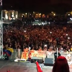 Chino y Nacho sorprendieron durante su concierto en España