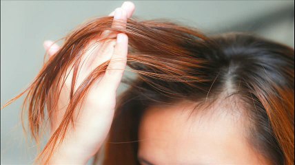 How to Apply Almond Oil to Hair