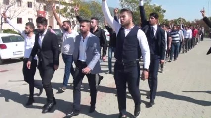 Üniversite Öğrencileri Şehitler İçin Yürüdü