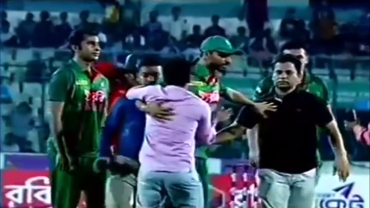 মাঠে ঢুকে পড়া সেই পাগল ভক্ত সম্পর্কে যা বললেন মাশরাফি !!! Mashrafe Mortaza Latest News !!