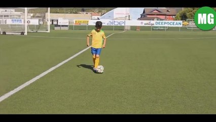 Sensação na internet, garoto de 10 anos assina com a Juventus