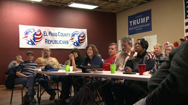 Votantes republicanos dividen sus opiniones de Trump en debate