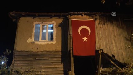 Bakan Özlü, Şehit Erkan Özdemir'in Ailesine Taziye Ziyaretinde Bulundu