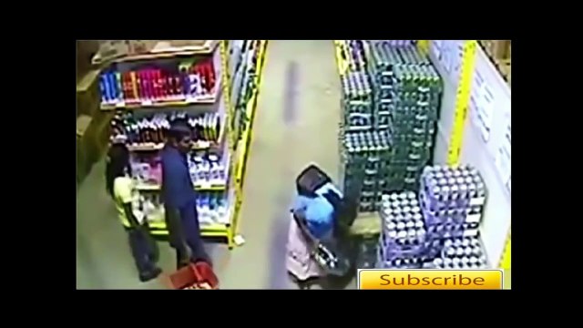 Most Viral Women stealing videos Caught on CCTV 2016 - Most viral videos 2016 - Caught on CCTV