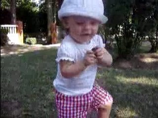 Margaux fait ses premiers pas 4/4