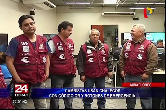 Miraflores: cambistas autorizados utilizan chalecos con código QR