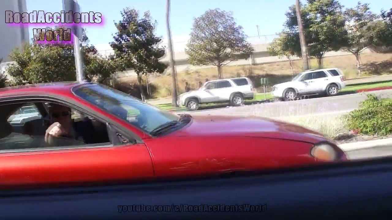 Road Rage et accidents de la route aux Etats Unis.. Compilation !