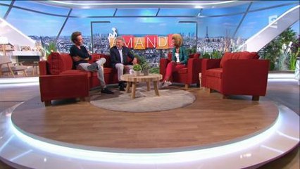 Amanda, France 2 : Cyril Féraud montre son caleçon