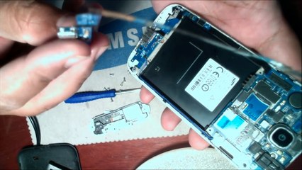 下载视频: Repair Broken Samsung Galaxy S4 USB Charging Port yourself-DIY _ Phone Not Charging