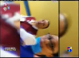 Fijate como estos policias arrestan a esta familia a plena luz del dia