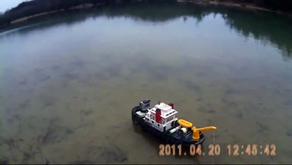 Video Asyiknya Bermain dengan Kapal Laut Remot Control Bagian 1