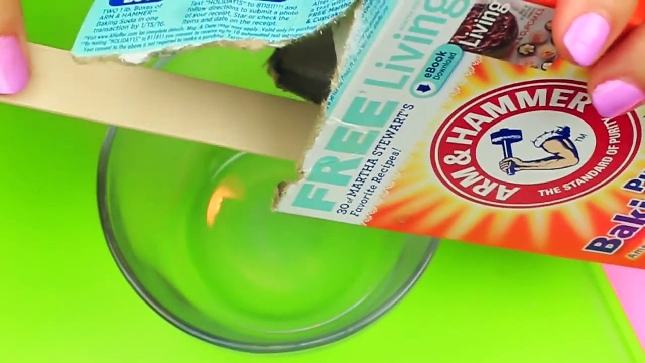 10 Simple Life Hacks For Teeth Whitening Everyone Should Know! DIY Teeth Whitening Hacks!(720p)