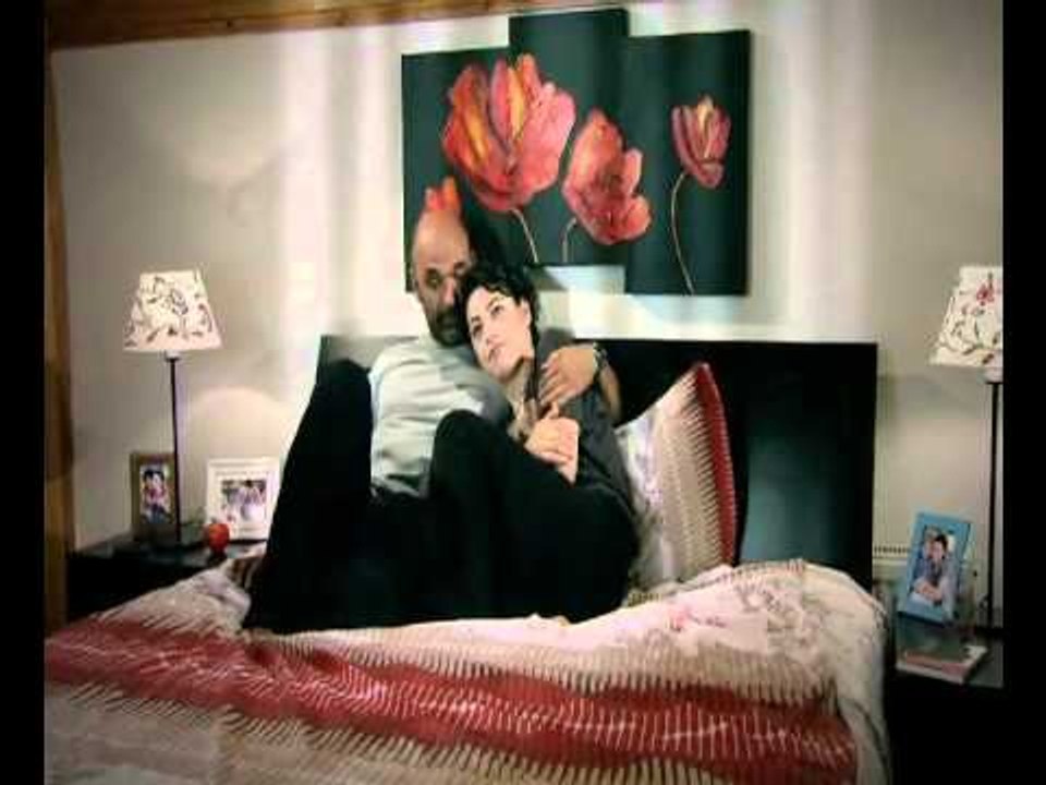 Böyle Bitmesin - Gel dedim klip