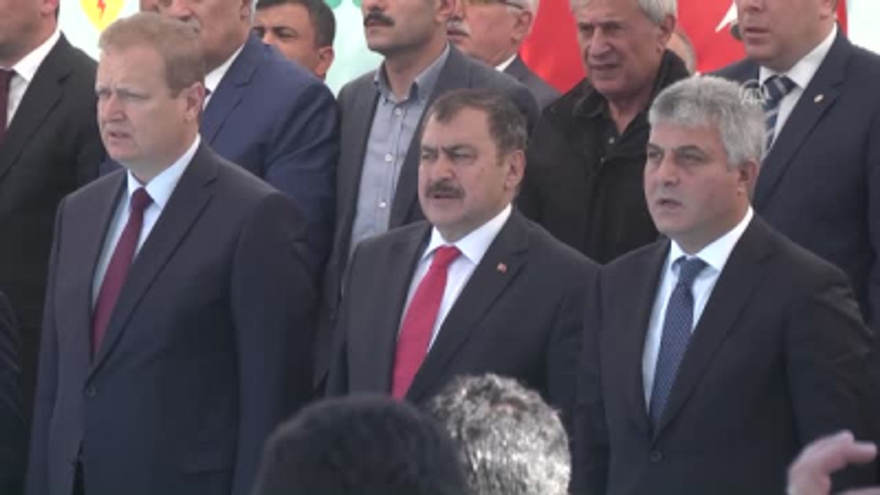 Eroğlu: "Sizler Var Oldukça Bundan Böyle Darbeye Teşebbüsü Bile Kimse Rüyasında Görmeyecektir"