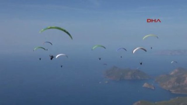 Fethiye'de 17'nci Ölüdeniz Hava Oyunları Festivali Başladı