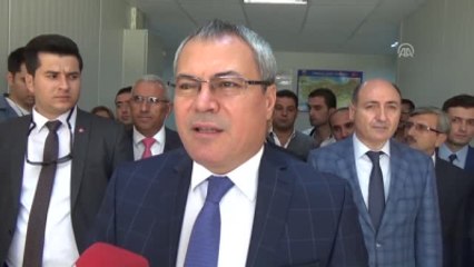 Vali Deniz, Suriyeli Çocukların Eğitim Gördüğü Merkezde İncelemede Bulundu