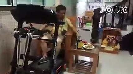 Humor: Conoce la maquina de ejercicio para bajar de peso hecha para 'flojos'