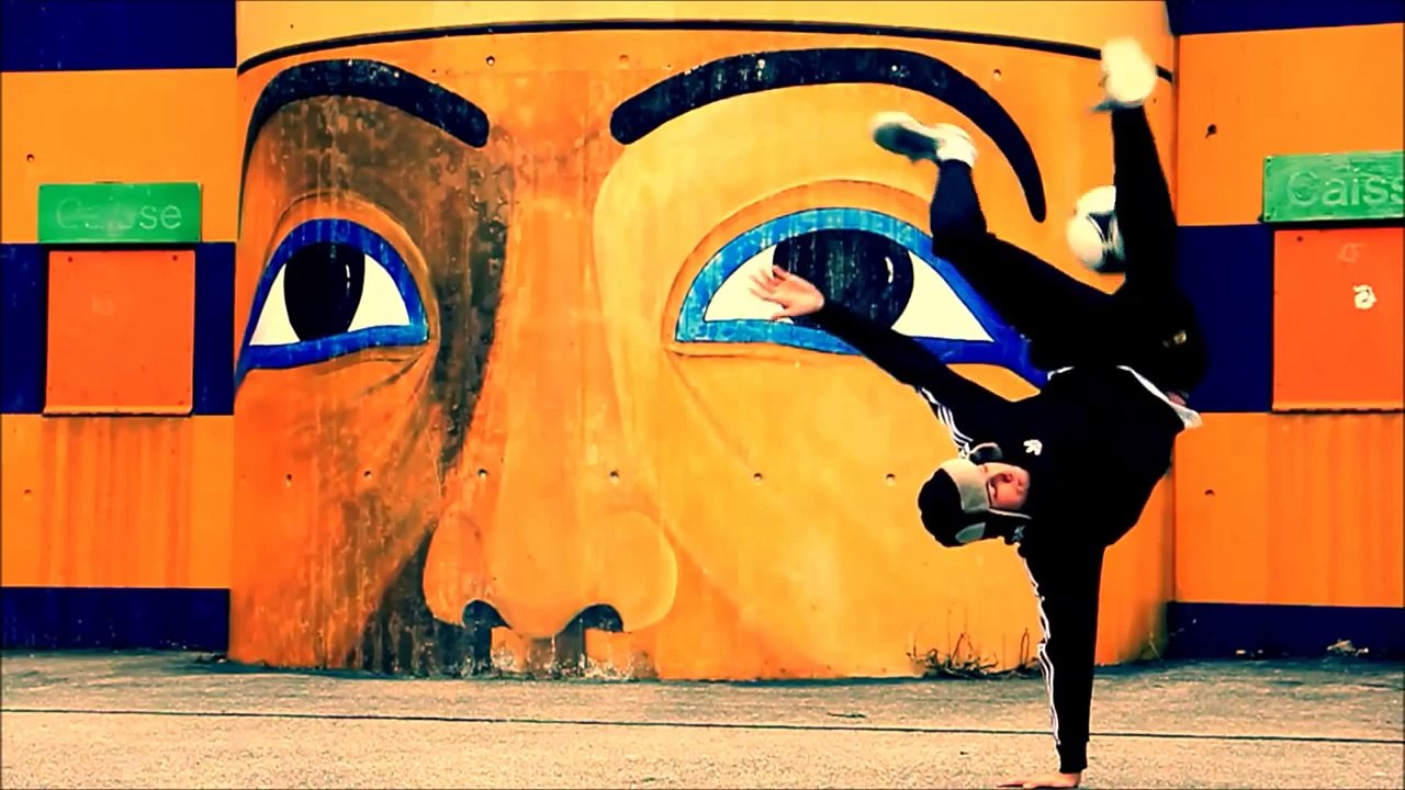 Freestyle football- Freestylers are awesome-Acrobatic madness