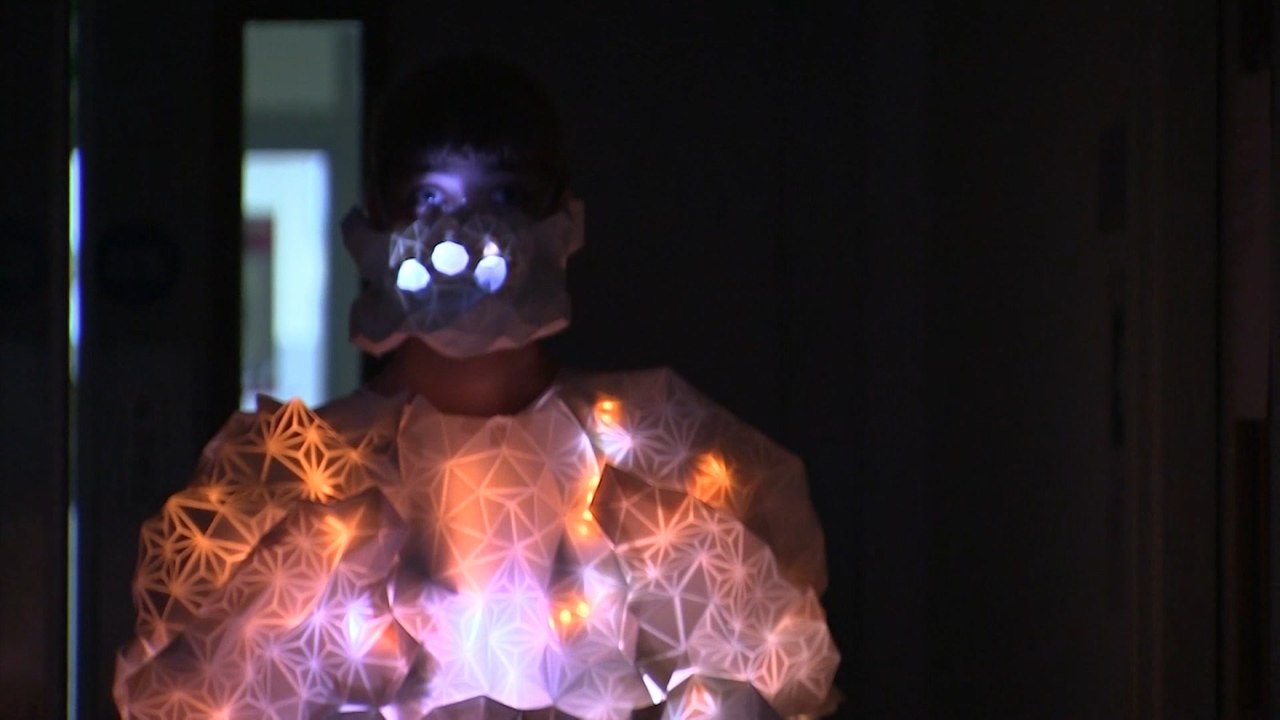 This cape will glow red when you encounter higher levels of pollution