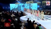 Ayeza Khan beautiful ramp walk in a live show | Fashion 360