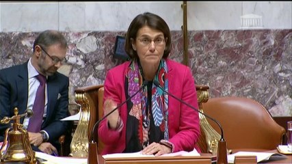 La députée Isabelle Attard interpelle Jean-Michel Baylet pour une affaire de violences sur sa collaboratrice en 2002