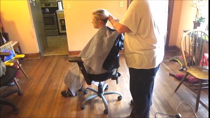 Lizz gets hair cut short!