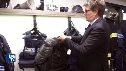 La nouvelle tenue des policiers devra résister au feu et à l'acide