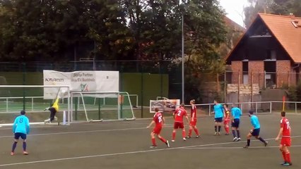 Un but à la Olive et Tom : barre + reprise de volée pleine lucarne !