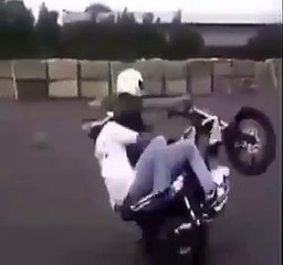 Can you dont laught??? funny clip