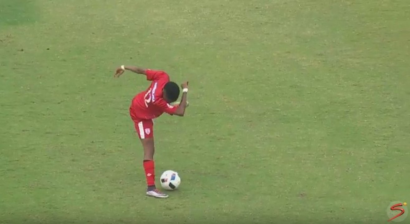 Deux joueurs font le Dab en plein match