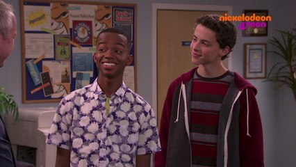 Bella et les Bulldogs | Le record de Troy | NICKELODEON 4Teen