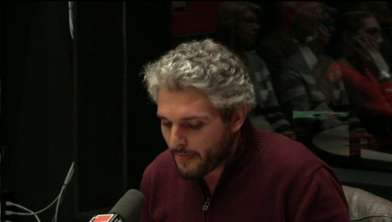 Les migrants volent le travail de nos clochards - La drôle d’humeur de Pierre-Emmanuel Barré